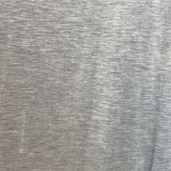 "Effortlessly Chic: Lululemon Gray Maxi Dress, gray Cross-Back Detailing, Size 4 - Picture 4 of 6